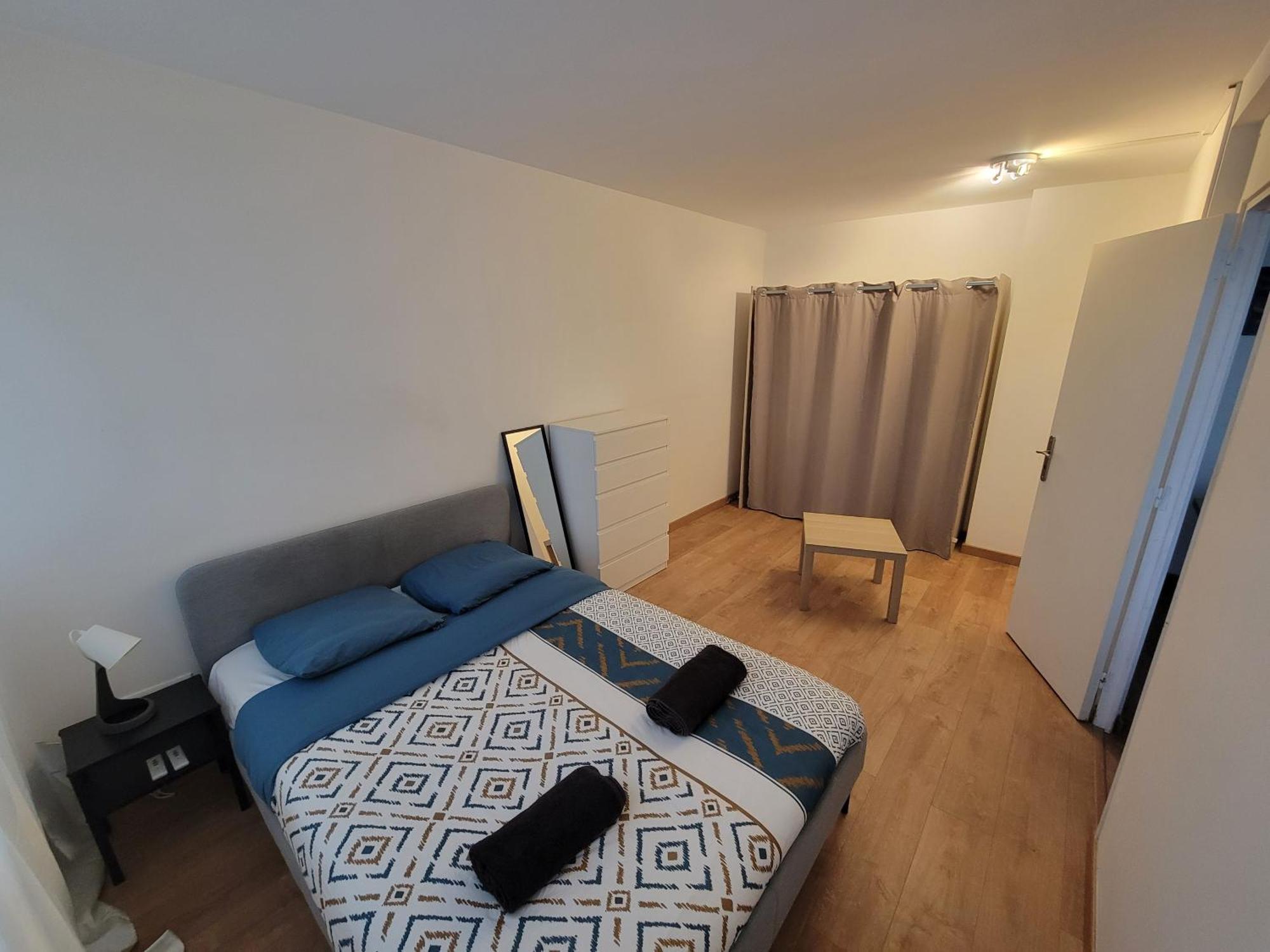 Beautiful & Cosy 3 Bedrooms Full Accommodation Ris-Orangis Eksteriør bilde